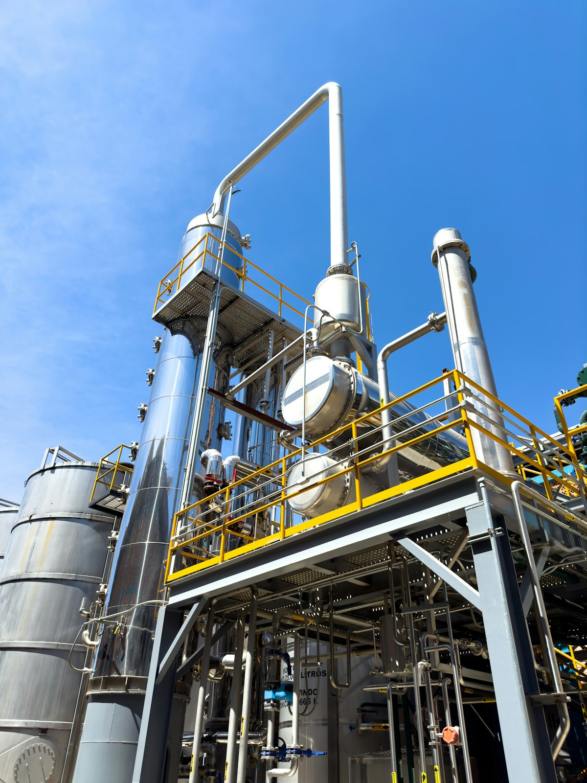 Intellyx manufacturing intelligence deployed in a chemical & process manufacturing facility