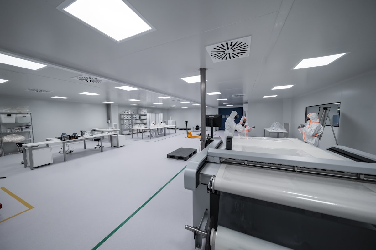 Common operational challenge in pharmaceutical manufacturing that Intellyx addresses