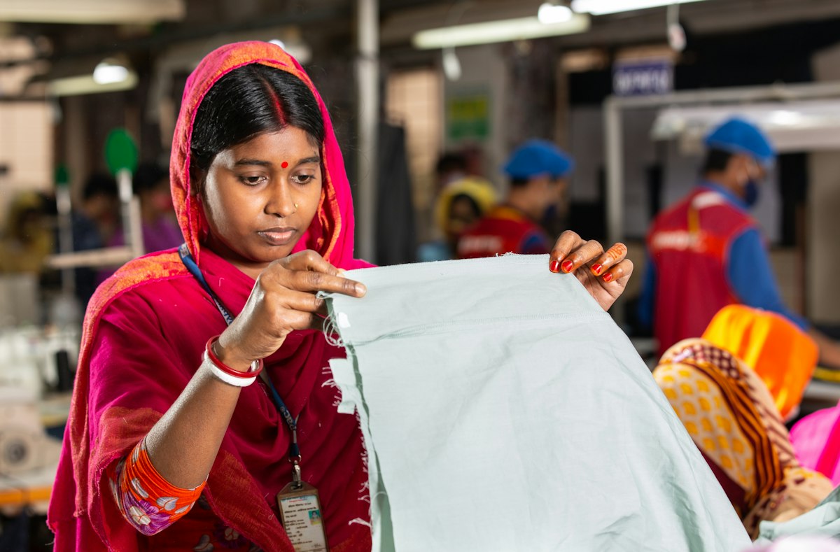 Common operational challenge in textile manufacturing that Intellyx addresses